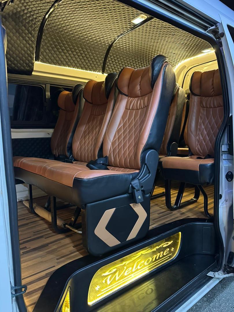 Hiace 11 Seater Auto (4)