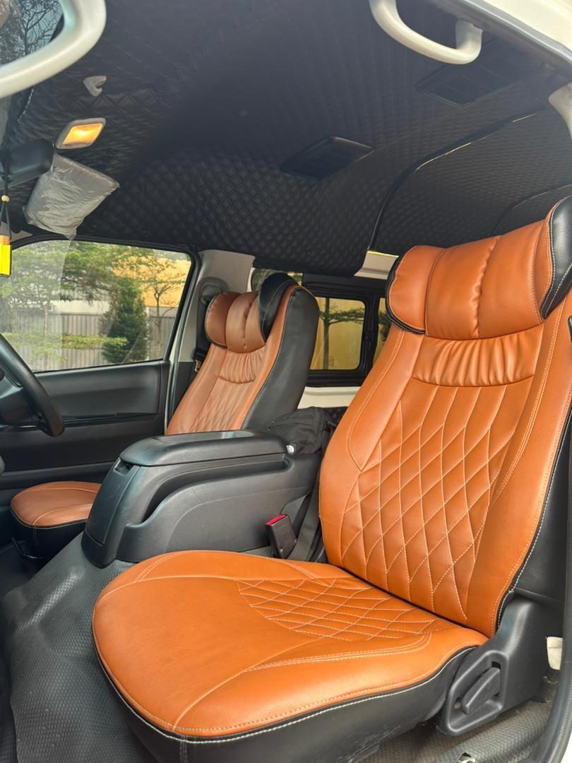 Hiace 11 Seater Auto (5)