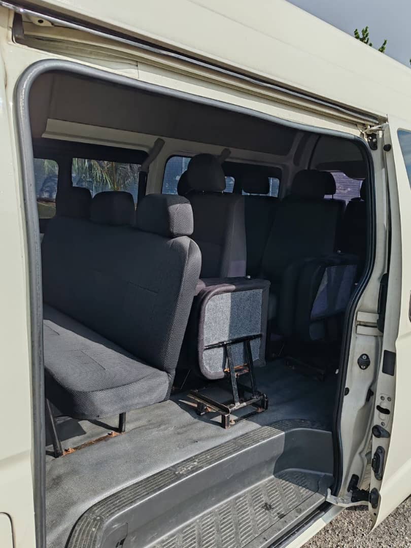Hiace 11 Seater Manual 2 (5)