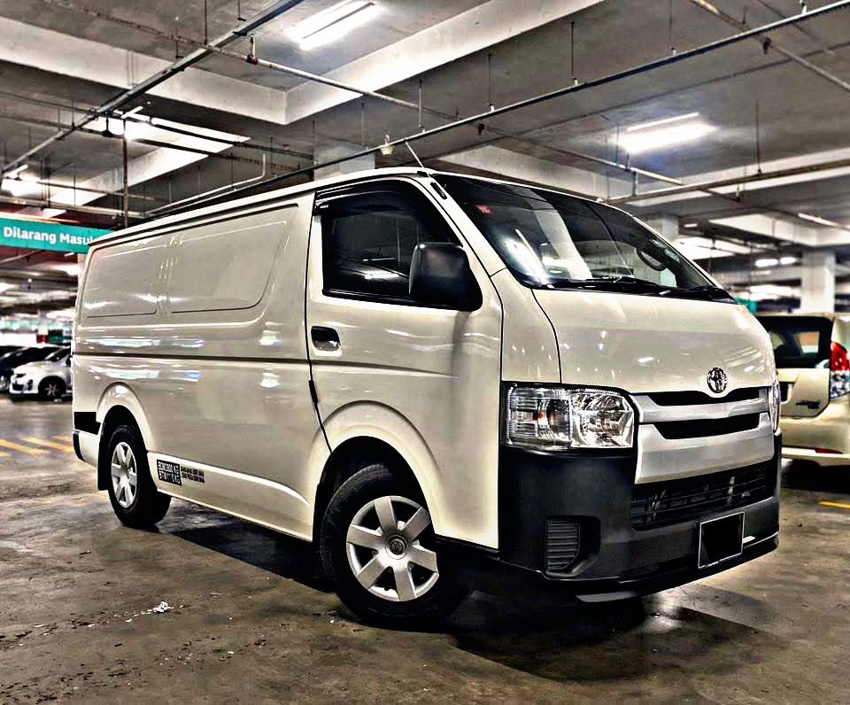 Hiace Panel Van (7)