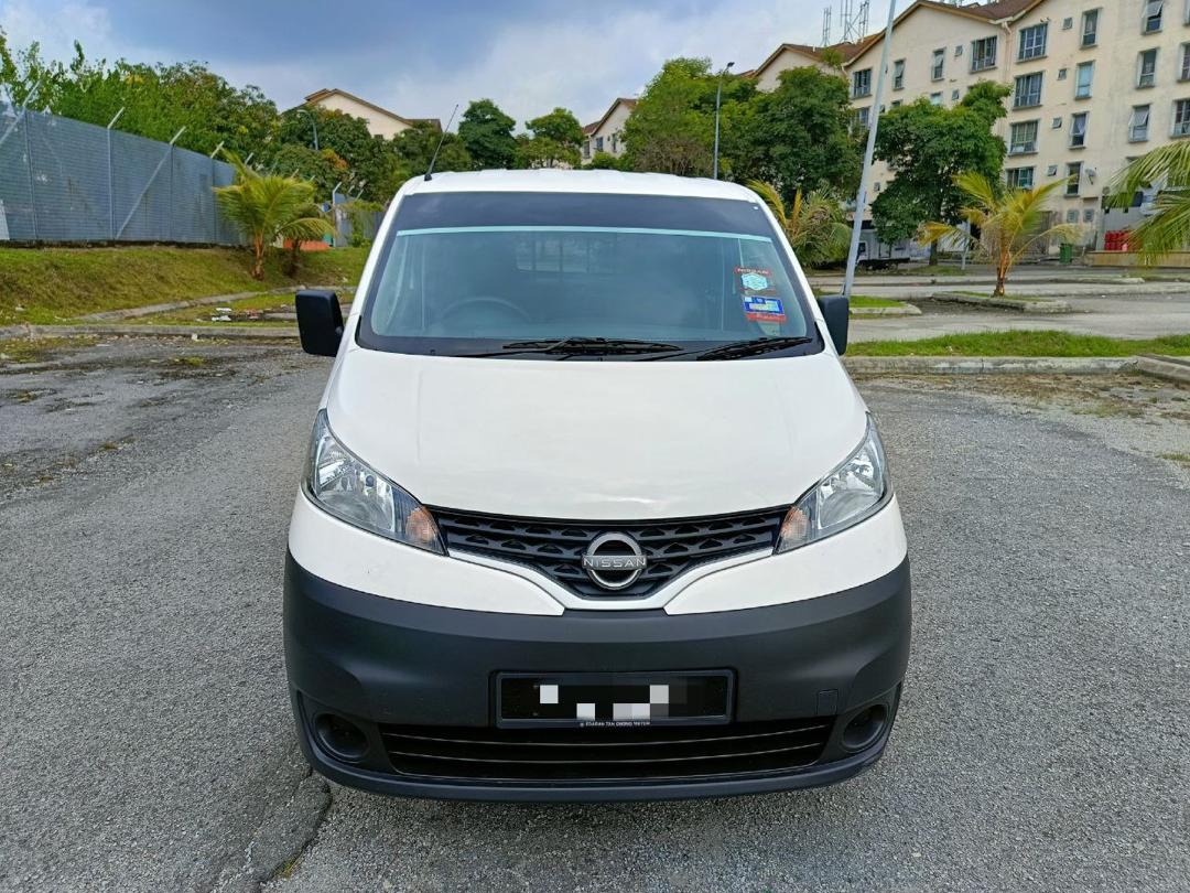 NIssan NV200 Panel Manual (1)