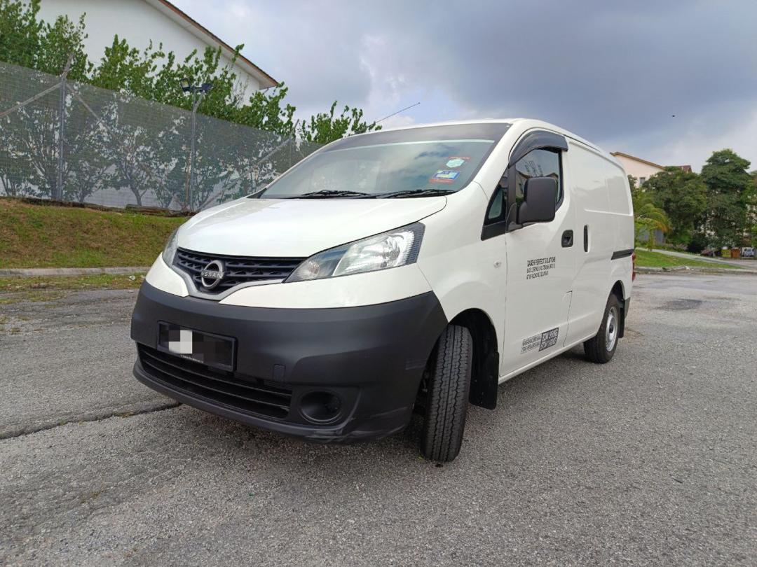 NIssan NV200 Panel Manual (2)