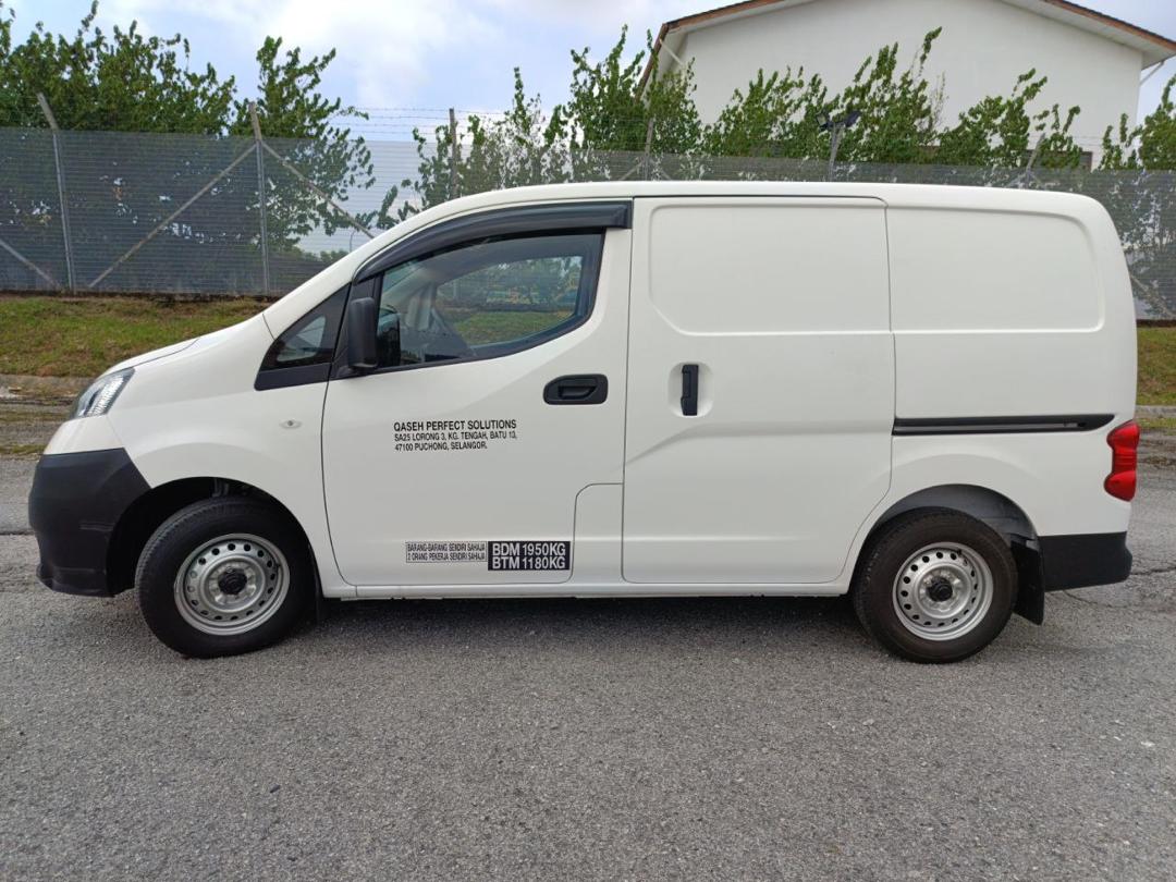 NIssan NV200 Panel Manual (3)