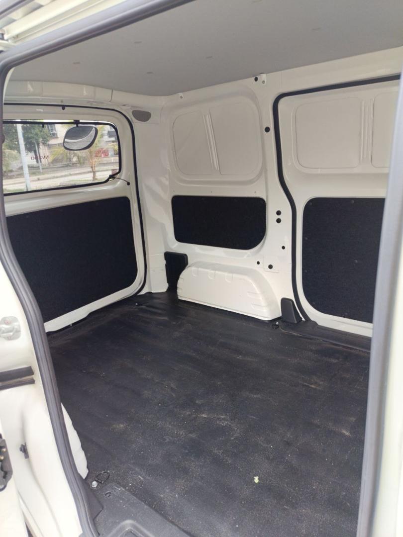 NIssan NV200 Panel Manual (5)